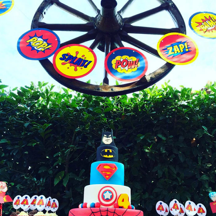 festa a tema supereroi