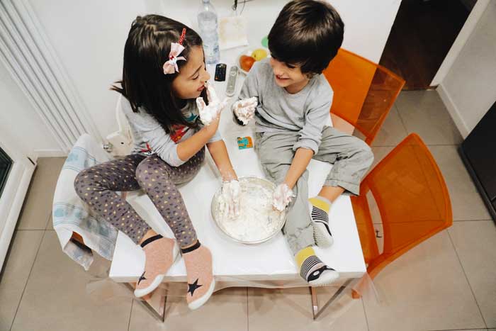 cosa fare quando piove con i bambini