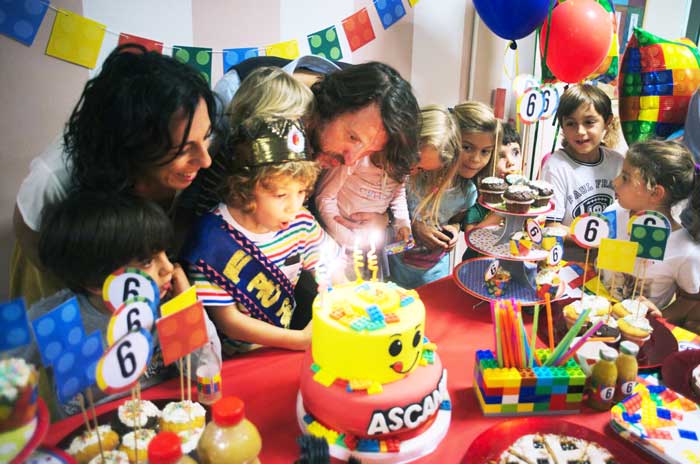 torta di compleanno a tema costruzioni 