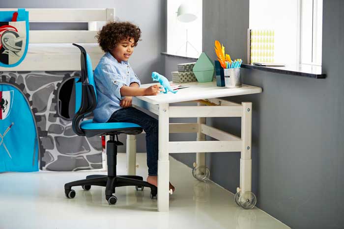 La cameretta per studiare e giocare