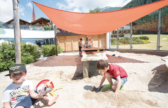 FAMILY HOTEL HUBER